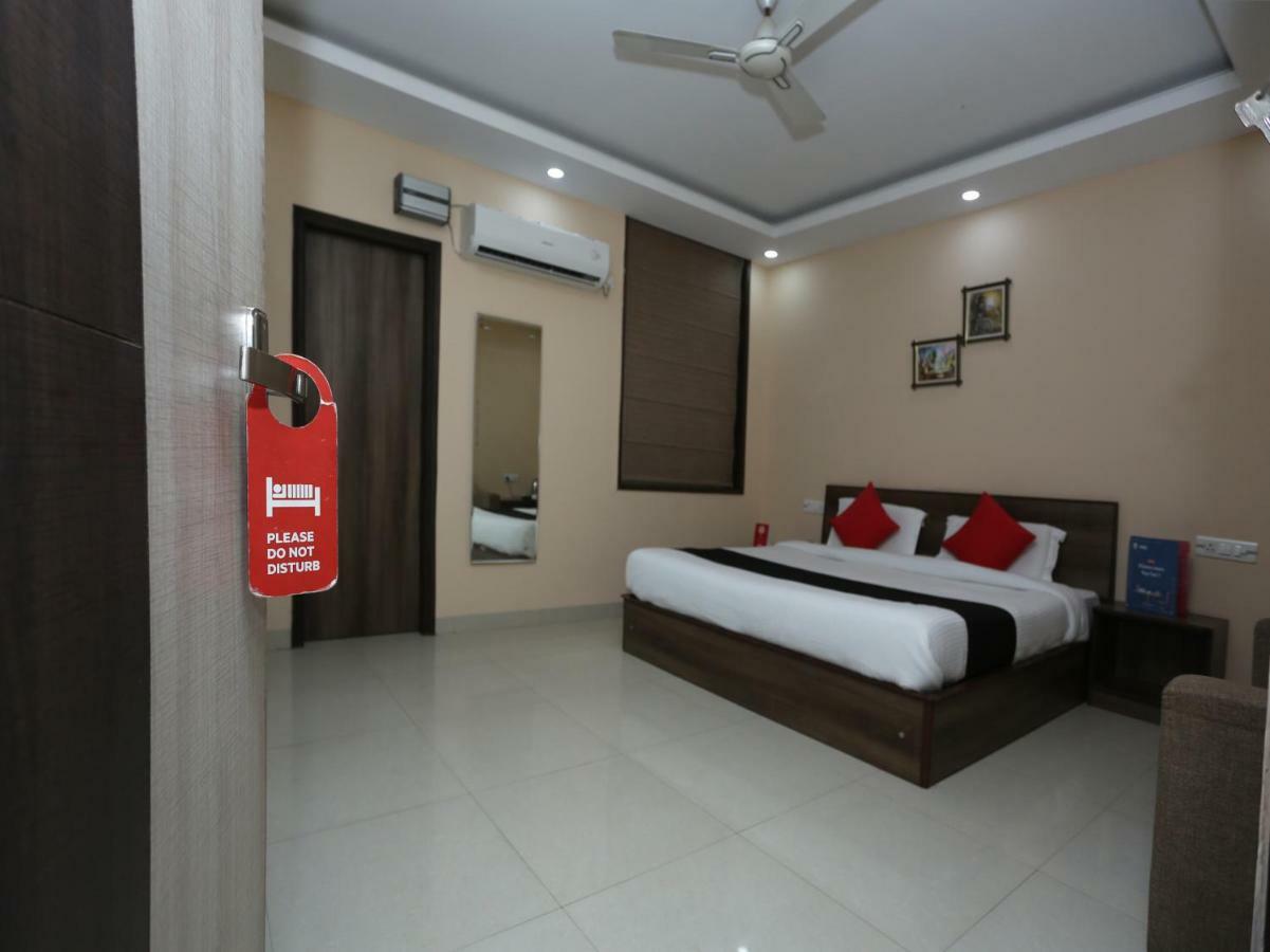Bilberry Hotel Rewāri Esterno foto
