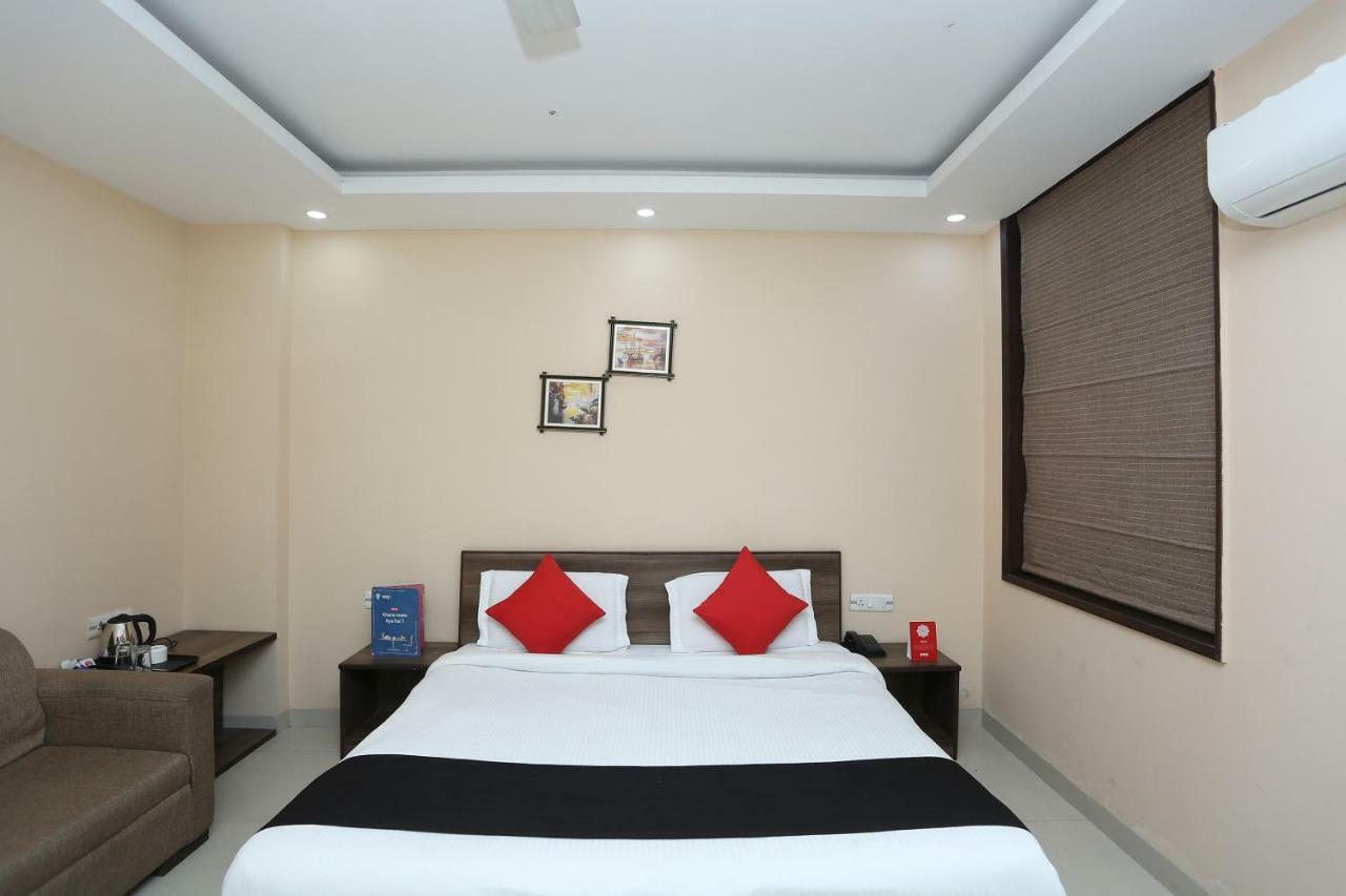 Bilberry Hotel Rewāri Esterno foto